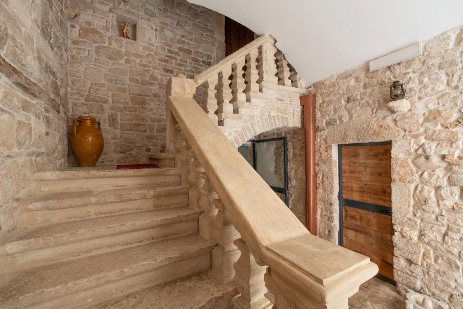 Palazzo Rizzi Dimora Dei Templari Hotel Bitetto Exterior photo